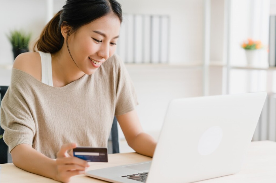 Guide d’achat : comment commander vos luminaires en ligne en toute confiance ?